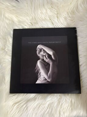 The Tortured Poets Department Vinyl + Bonus Track “The Black Dog”